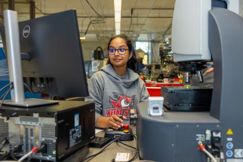 SPDI student working at computer